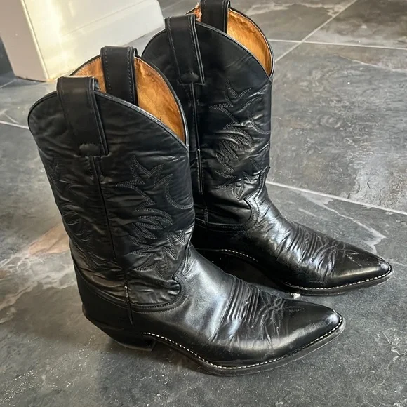 Justin’s Black Leather Boots - Picture 1 of 13